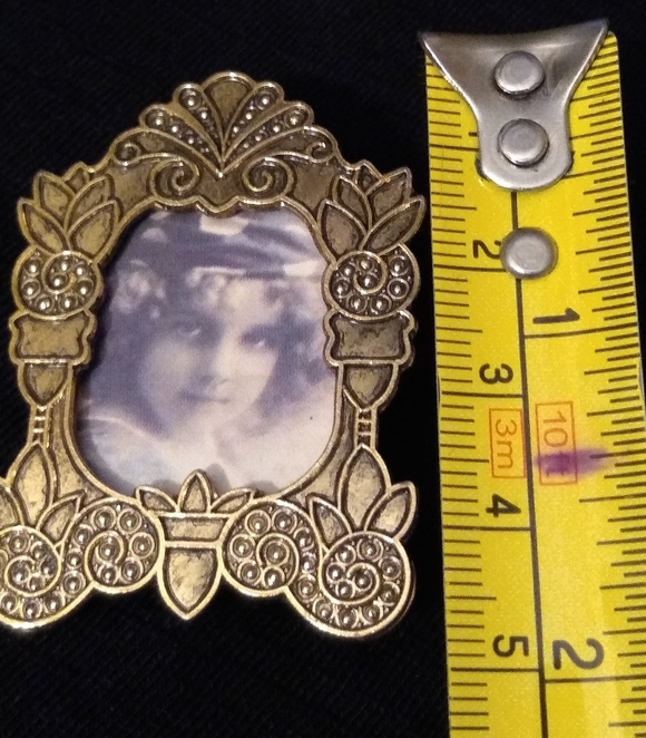 Vintage Signed  Picture Frame Brooch Pin Victorian Style - Picture 4 of 5